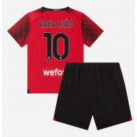 Fotballdrakt Barn AC Milan Rafael Leao #10 Hjemmedraktsett 2023-24 Kortermet (+ Korte bukser)